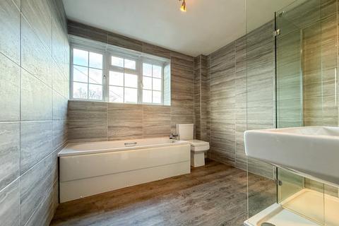 3 bedroom cottage for sale, Towngate, Huddersfield HD8