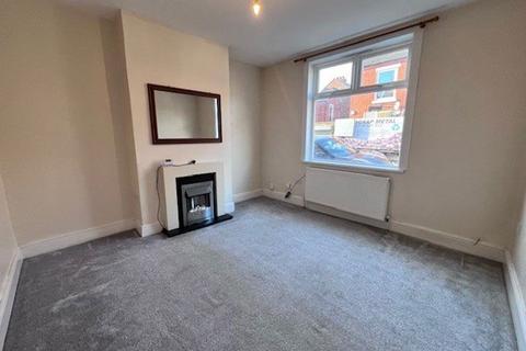 3 bedroom semi-detached house to rent, Hamilton Road, Long Eaton, NG10 4QZ