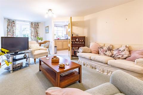 1 bedroom flat for sale, High Street, Epping