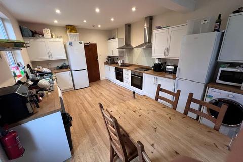 8 bedroom end of terrace house to rent, £122pppw excll bills - 8 Bed on Derby Road, Nottingham NG7 1NQ