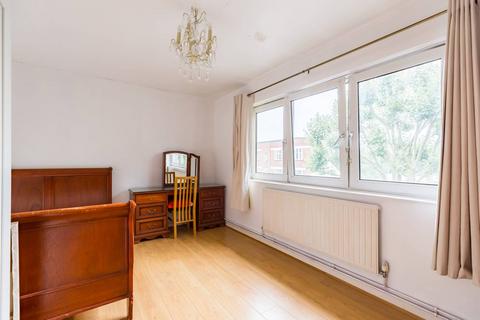2 bedroom maisonette to rent, Alfred Street, London E3