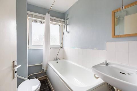 2 bedroom maisonette to rent, Alfred Street, London E3