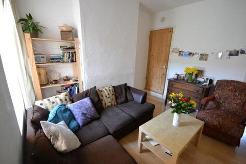 2 bedroom terraced house to rent, Edward Road, Leicester