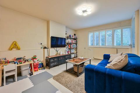 1 bedroom flat to rent, Cadiz Street, Elephant and Castle, London, SE17
