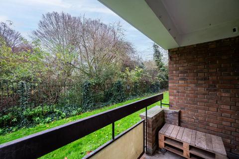 1 bedroom flat to rent, Cadiz Street, Elephant and Castle, London, SE17