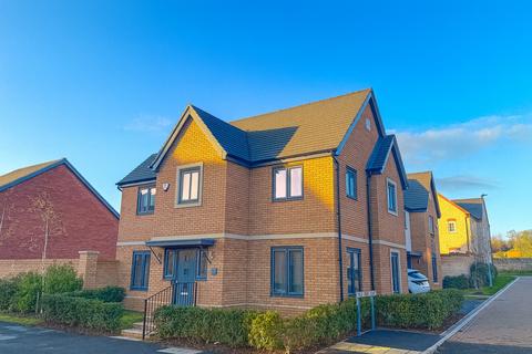 4 bedroom detached house for sale, West Street, Upton, NN5 4XL