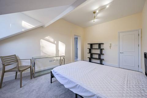 3 bedroom maisonette to rent, Upper Maisonette, Earls Court Road, Earls Court, London, SW5