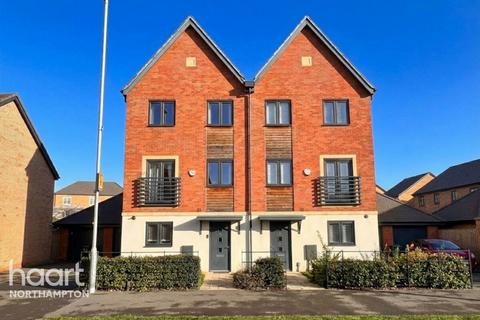 3 bedroom semi-detached house for sale, West Street, Northampton