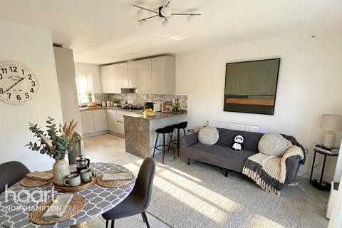 3 bedroom semi-detached house for sale, West Street, Northampton