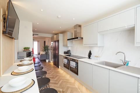 6 bedroom semi-detached house to rent, Friends Road, Norwich