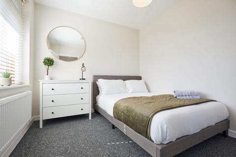 6 bedroom semi-detached house to rent, Friends Road, Norwich