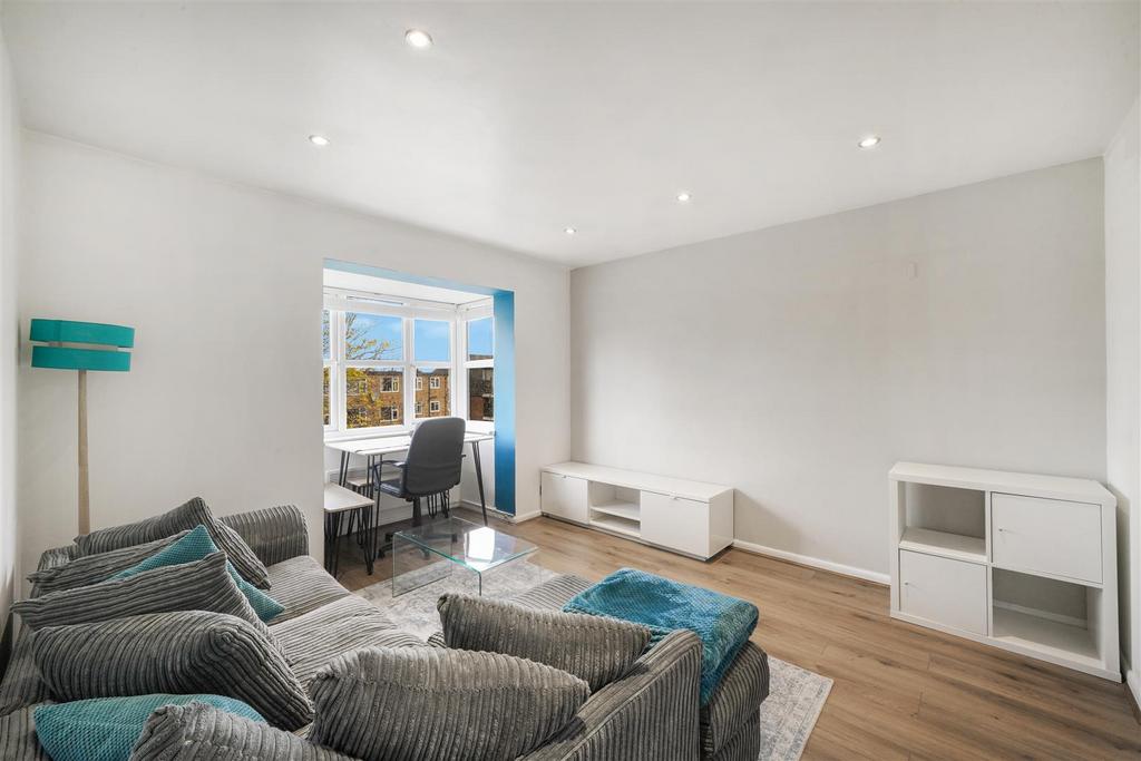 117 Conifer Way - f EW4 Qpyqs Qwb Di2epnts.jpg