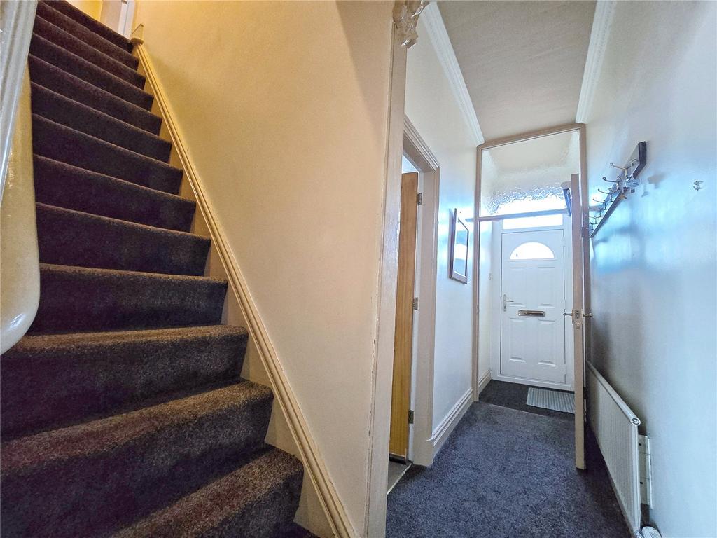 Ent Hallway & Stairs