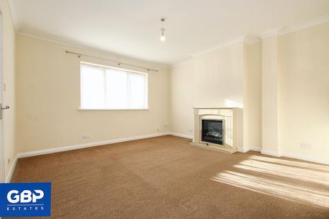 3 bedroom semi-detached house to rent, Thorntons Farm Avenue, Romford, RM7