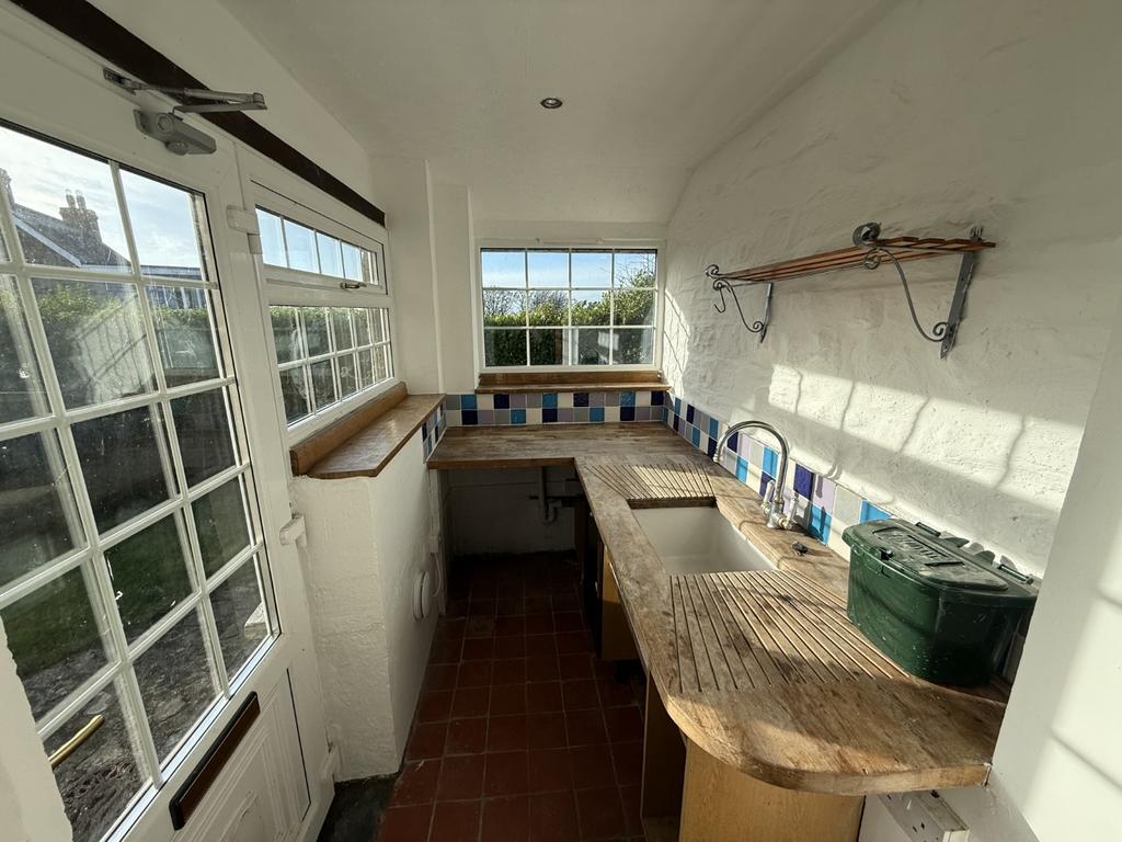 Side Utility Room