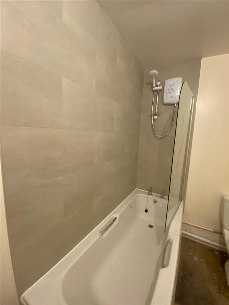 BATHROOM 2.jpg