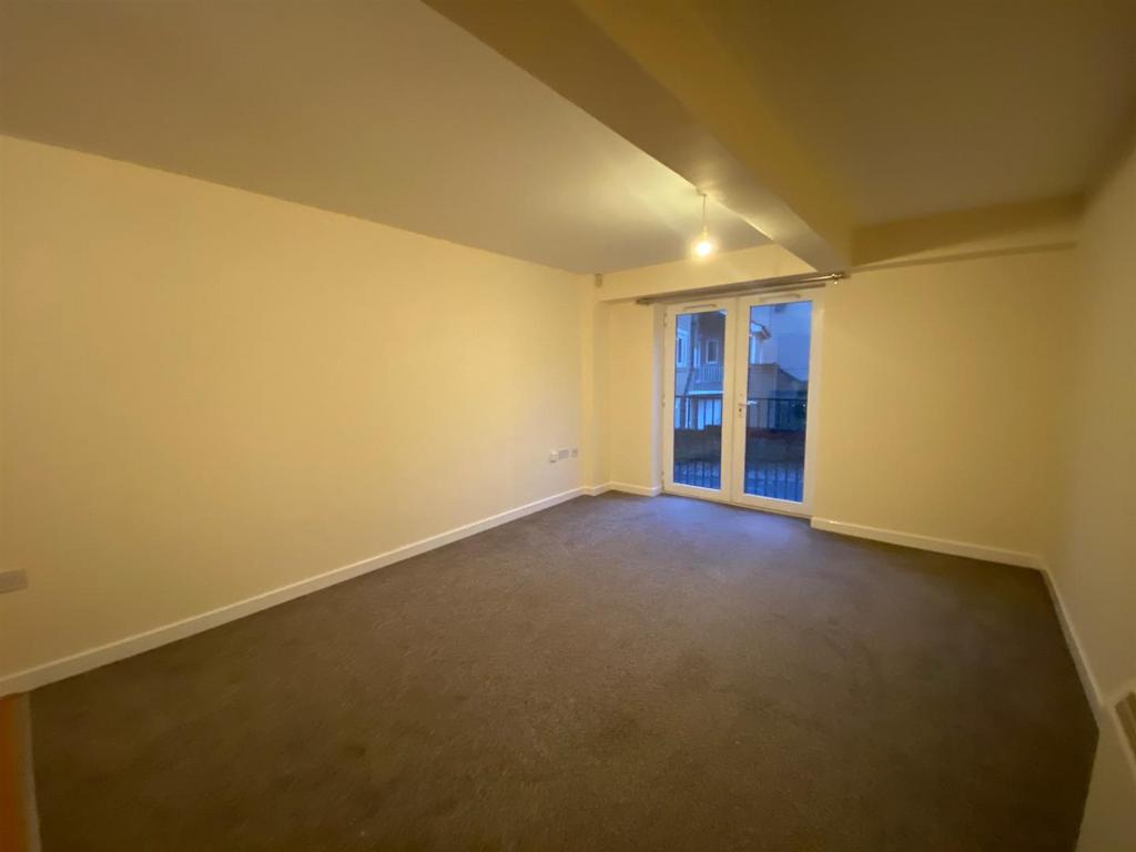 LOUNGE 1.jpg