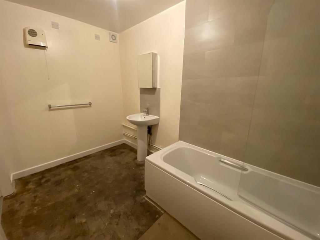 BATHROOM 1.jpg