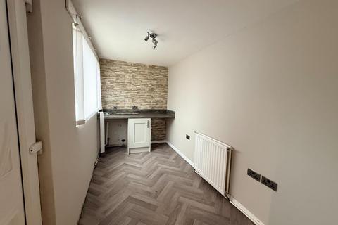 3 bedroom semi-detached house to rent, Sandsend Road, Middlesbrough