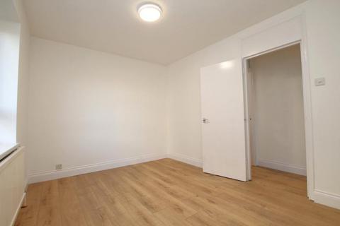 2 bedroom flat to rent, Retlas Court, Bessborough Road, Harrow