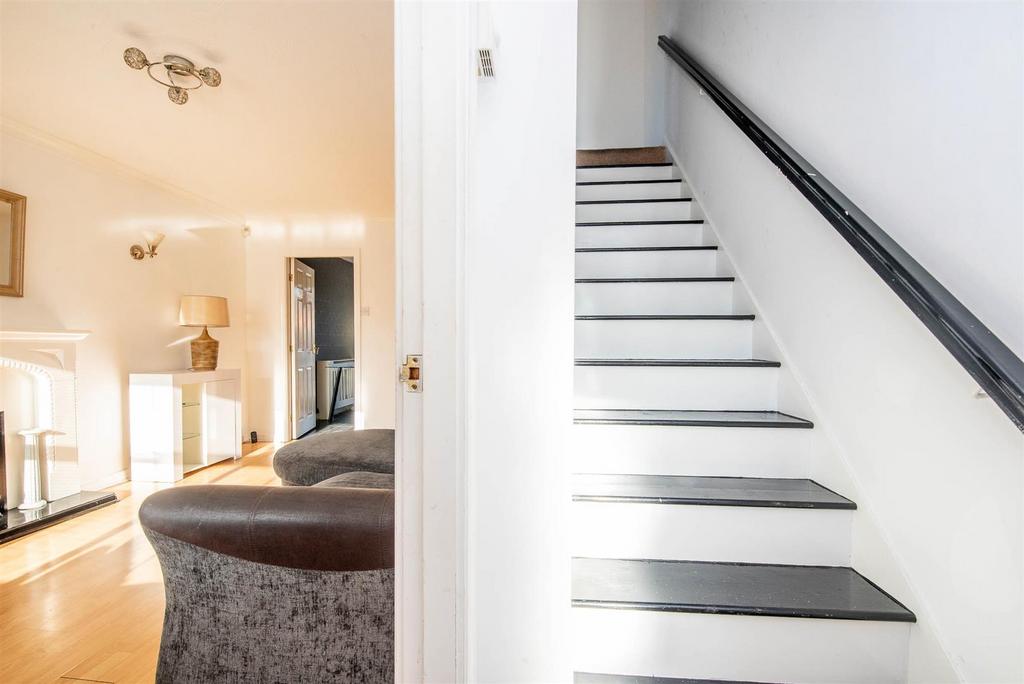 Lounge/Staircase