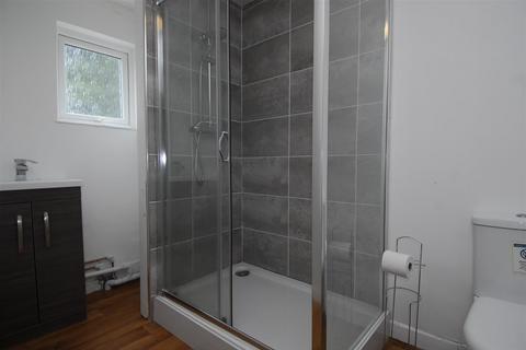 4 bedroom flat to rent, Lisson Grove, Plymouth PL4