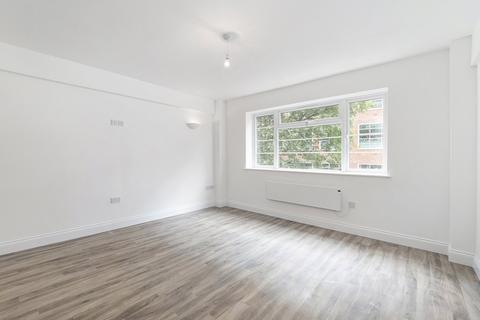 Studio to rent, Charing Cross Road, Covent Garden, WC2H