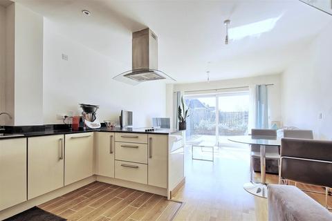 2 bedroom flat to rent, Flamsteed Close, Rustat Road, Cambridge