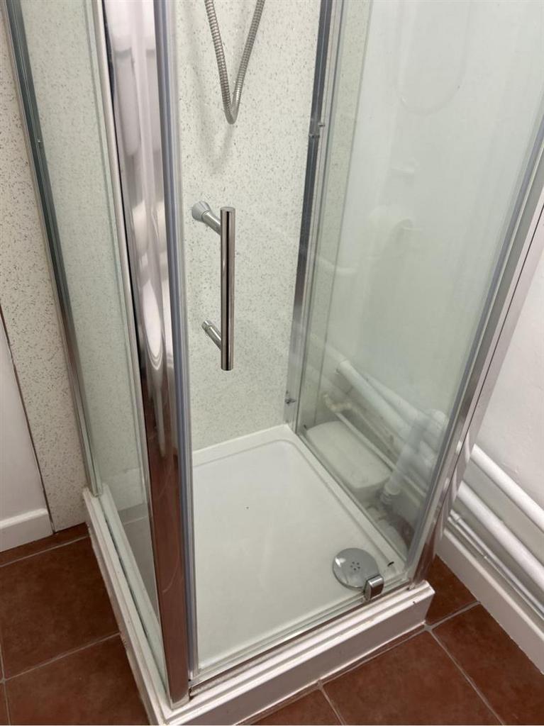 Shower room.jpg