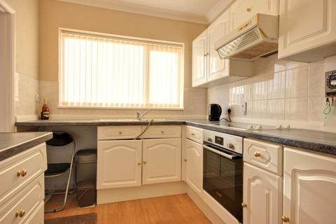 2 bedroom detached bungalow for sale, Driffield Close, Cottingham