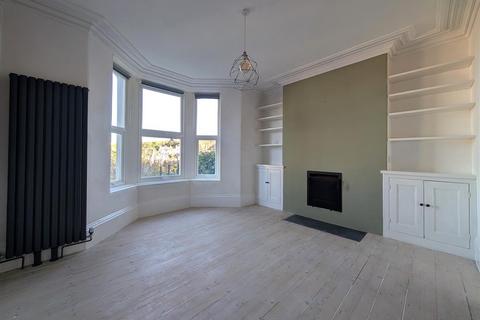 4 bedroom terraced house to rent, Parkham Road, Brixham