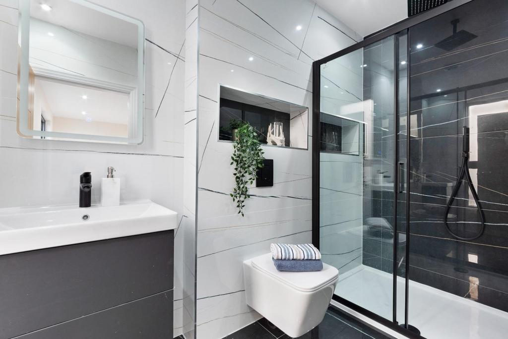De139e73-4965-4db3-b9b9-8884e987f7a1.jpg