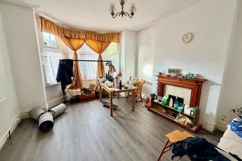 undefined, Witham Road, Isleworth TW7