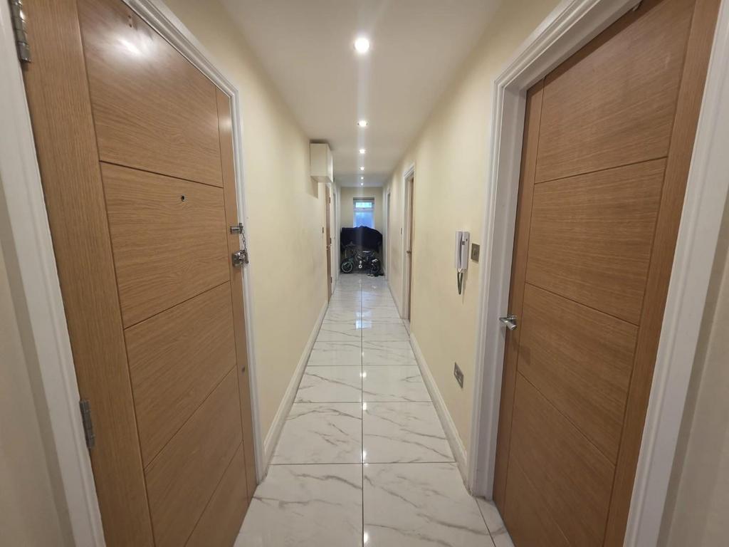 Enterance hallway.jpg