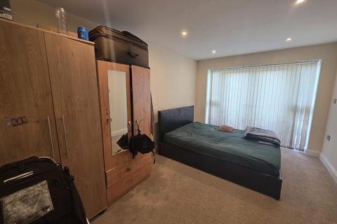 undefined, St Peters Road, Uxbridge UB8