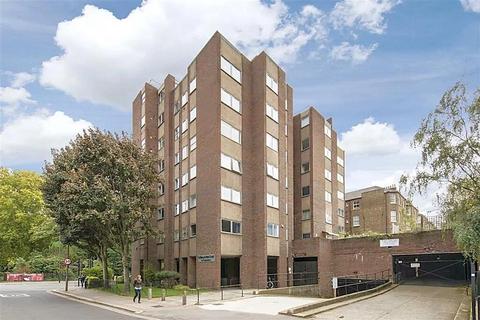 2 bedroom flat to rent, Parkgate Road, London SW11