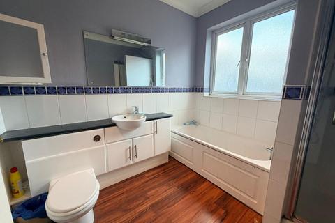 undefined, The Glen, Southall UB2