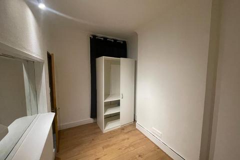 2 bedroom property to rent, Churchmead Road, London NW10