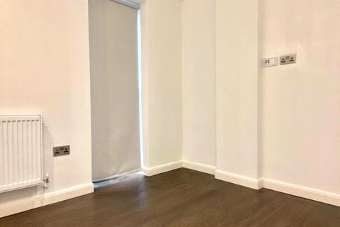 3 bedroom apartment to rent, Hassop Road, Cricklewood NW2