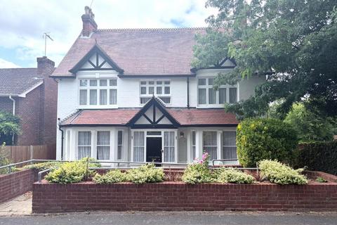 undefined, Salisbury Road, Farnborough GU14