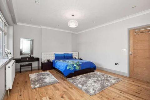 undefined, Bowes Road, London W3