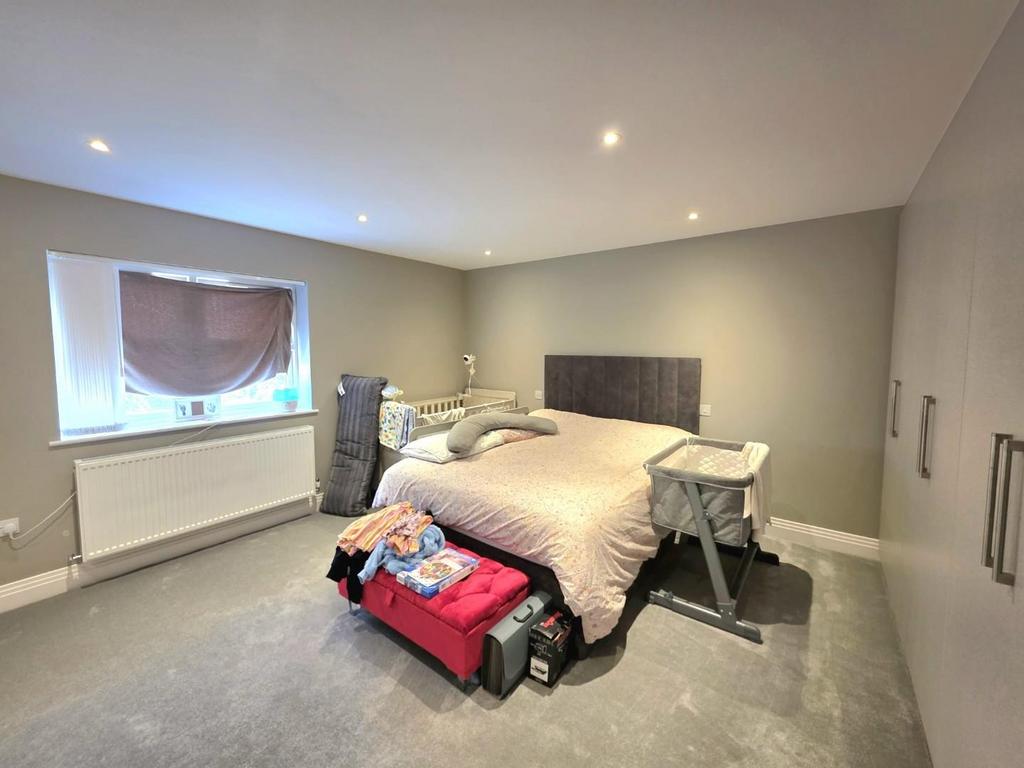 Room 2.jpg