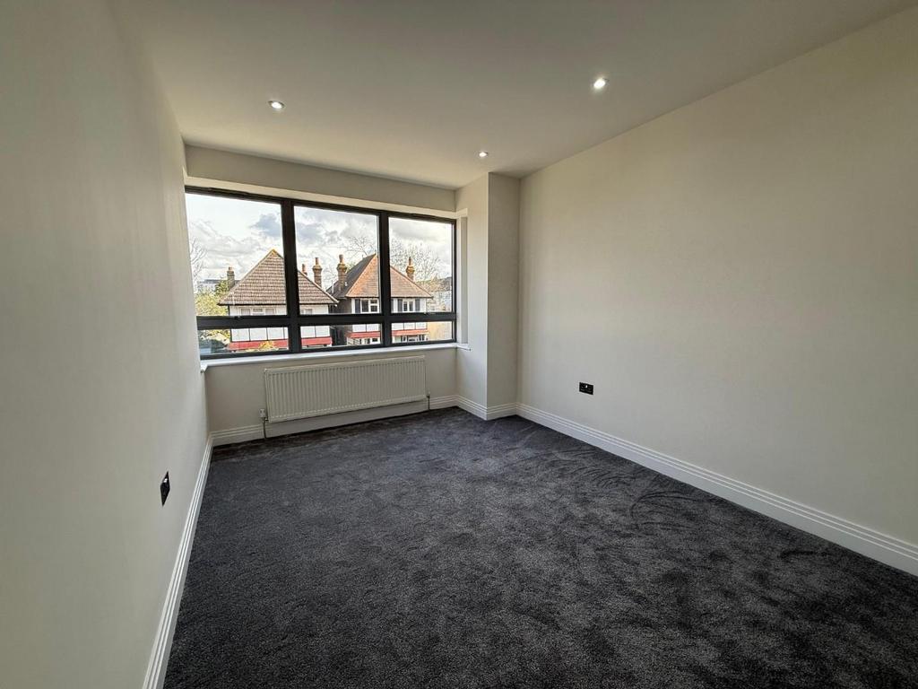 Bedroom 4.jpg