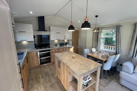 2 bedroom lodge for sale, Cheriton Bishop Devon