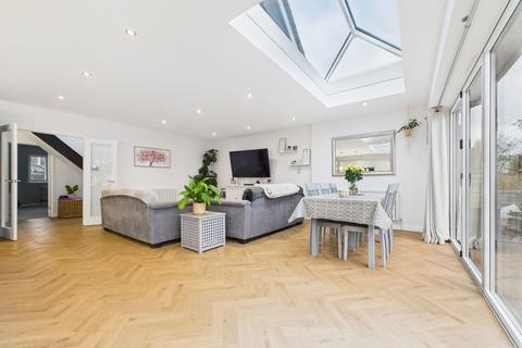 4 bedroom chalet for sale, Norbury Close, North Lancing, BN15 0QL