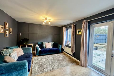 4 bedroom semi-detached house for sale, Ffordd Y Glowyr, Betws, Ammanford