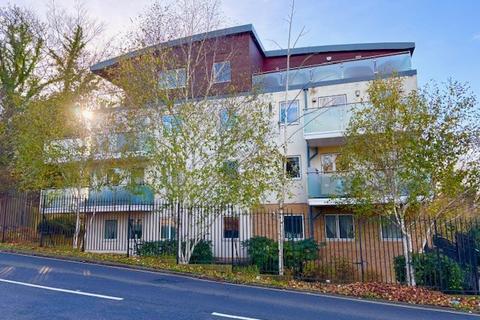 2 bedroom flat to rent, Sanderstead Road, South Croydon CR2