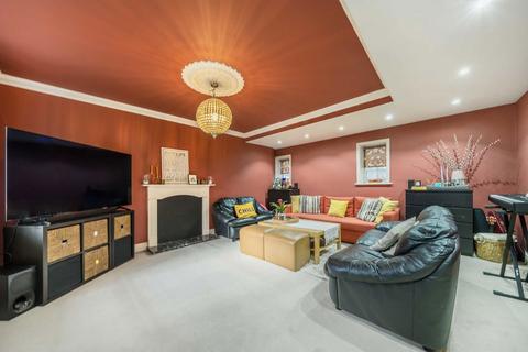 2 bedroom maisonette for sale, Castle Way, Hanworth TW13