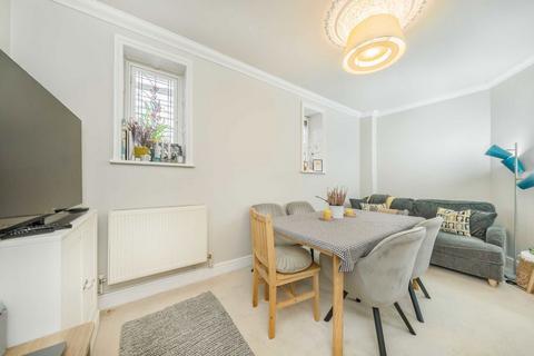 2 bedroom maisonette for sale, Castle Way, Hanworth TW13