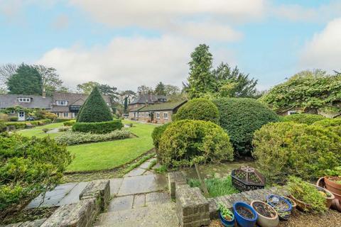 2 bedroom maisonette for sale, Castle Way, Hanworth TW13